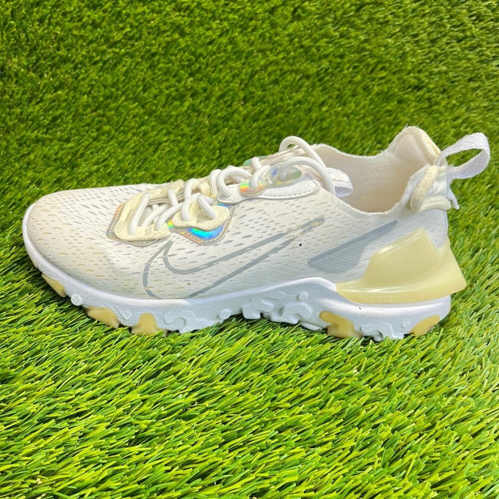 Nike React Vision Womens Size 7 Beige White Gray Athletic Running Shoes Sneakers - Picture 3 of 10